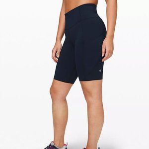 lululemon size 8 Fast and Free High-Rise Short 10"